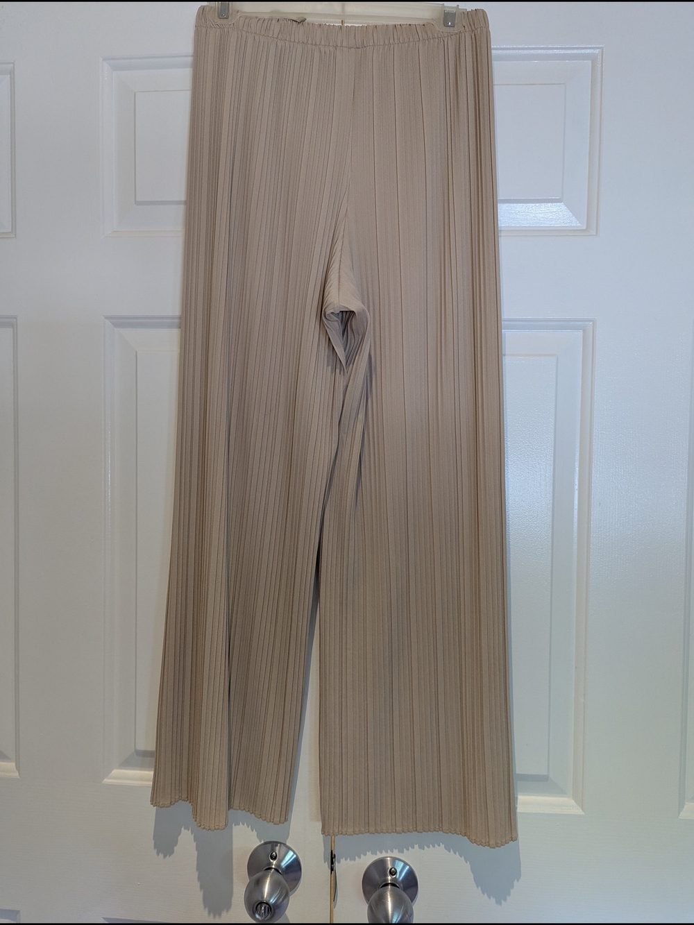 Uniqlo Pleated Straight Leg Pants Beige Tan Minimalist Quiet Luxury Boho S/M - Picture 6 of 8